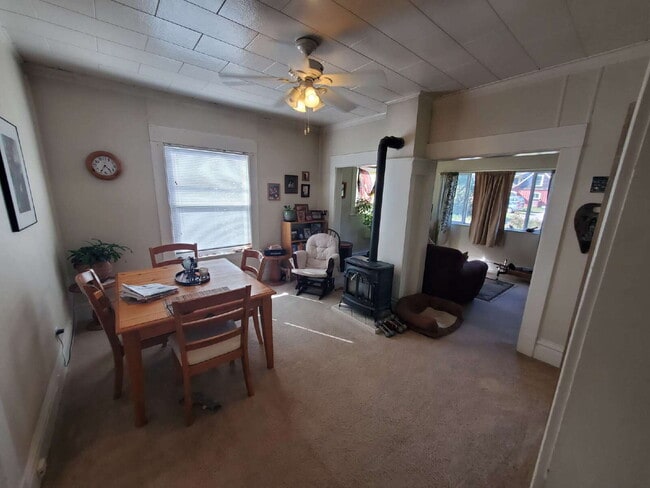 Building Photo - Charming 2-Bed Home in Bellingham's Columb...