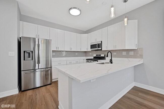 Building Photo - 4157 S Prairie Ave