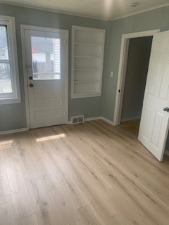 Building Photo - 15 Elm St