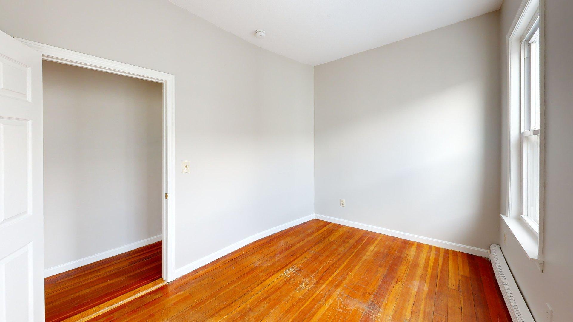 Building Photo - 165 Hichborn St