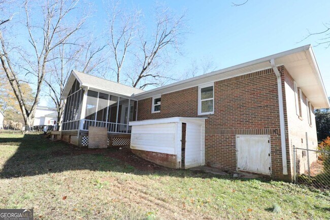 Building Photo - 77 Franklin Rd