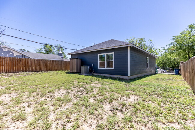Building Photo - 479 Corliss