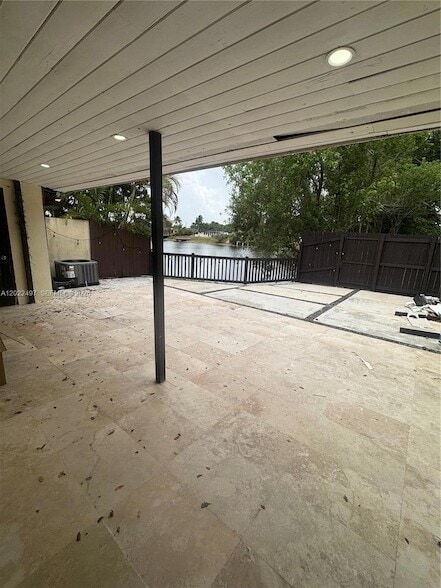 Building Photo - 13932 Kendale Lakes Dr