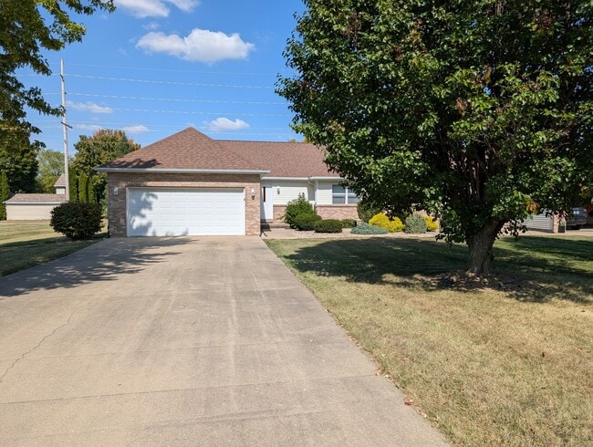 Primary Photo - 703B Burgess Dr