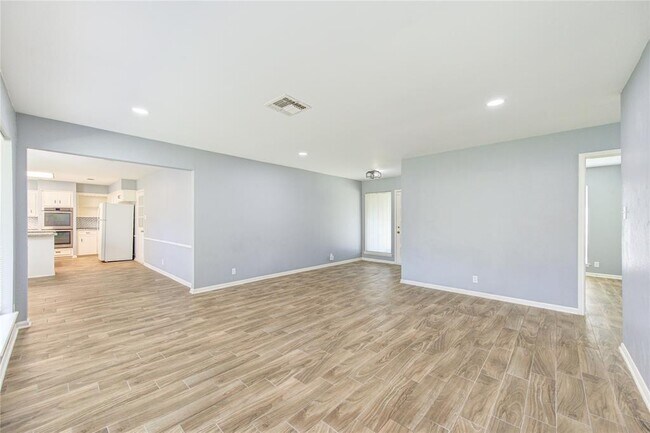 Building Photo - 1809 Lamar Dr