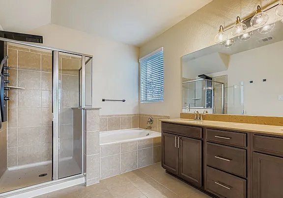 Building Photo - 220 Heavenly Vw