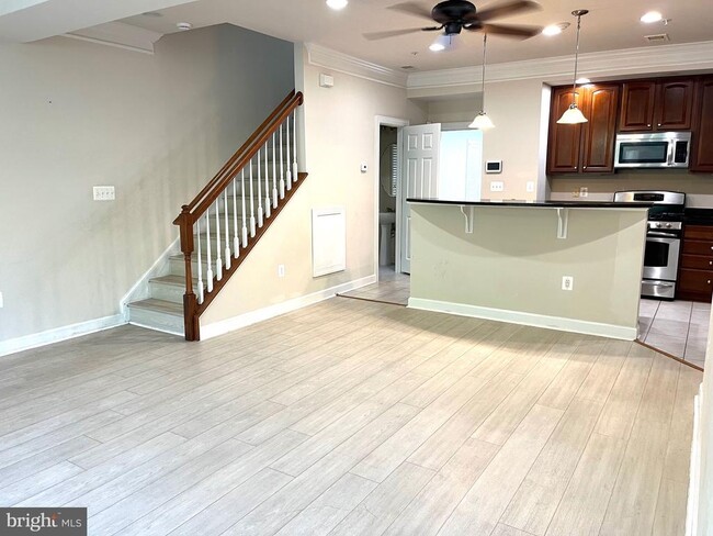 Building Photo - 3687 Spring Hollow Ln