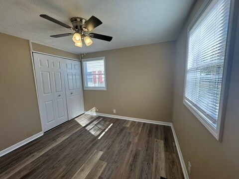 Building Photo - 907 Dover Dr