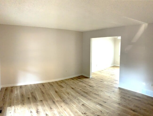 Building Photo - 108 Kimball Ave