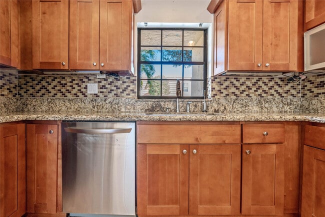 Building Photo - 167 NW 115th Terrace