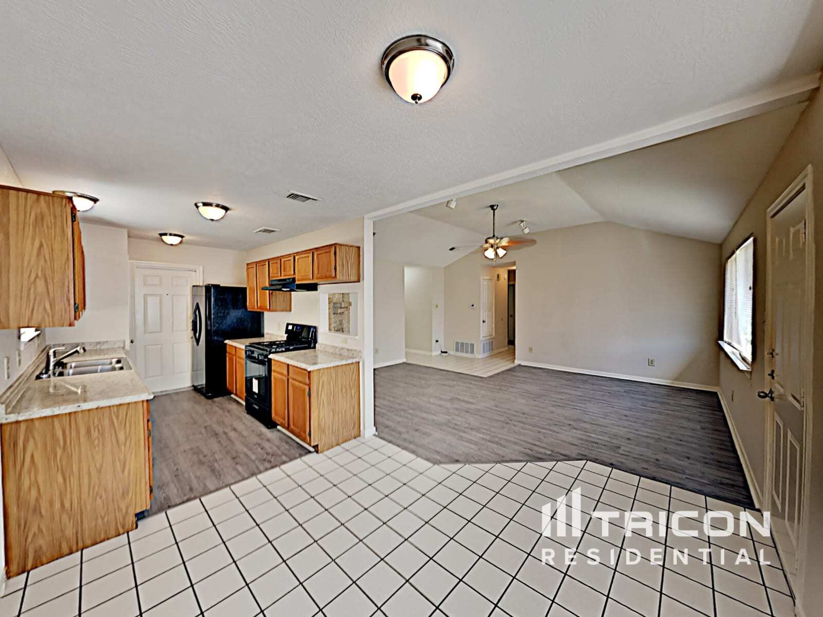 Building Photo - 3415 Sandbrook Dr