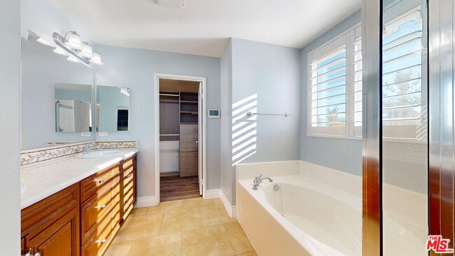 Building Photo - 19320 Carranza Ln