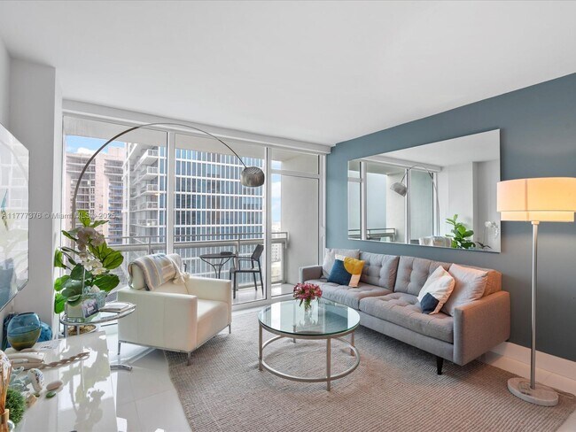 Building Photo - 6801 Collins Ave