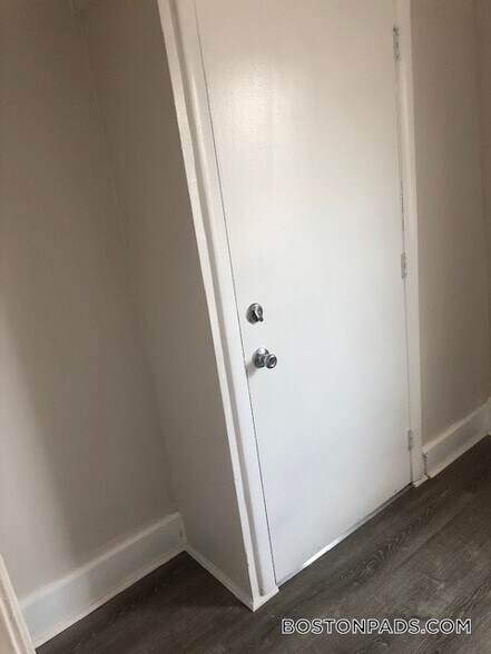 Primary Photo - 52 Blue Hill Ave