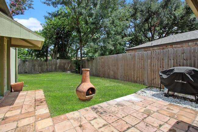 Building Photo - 5026 Spring Forest Dr