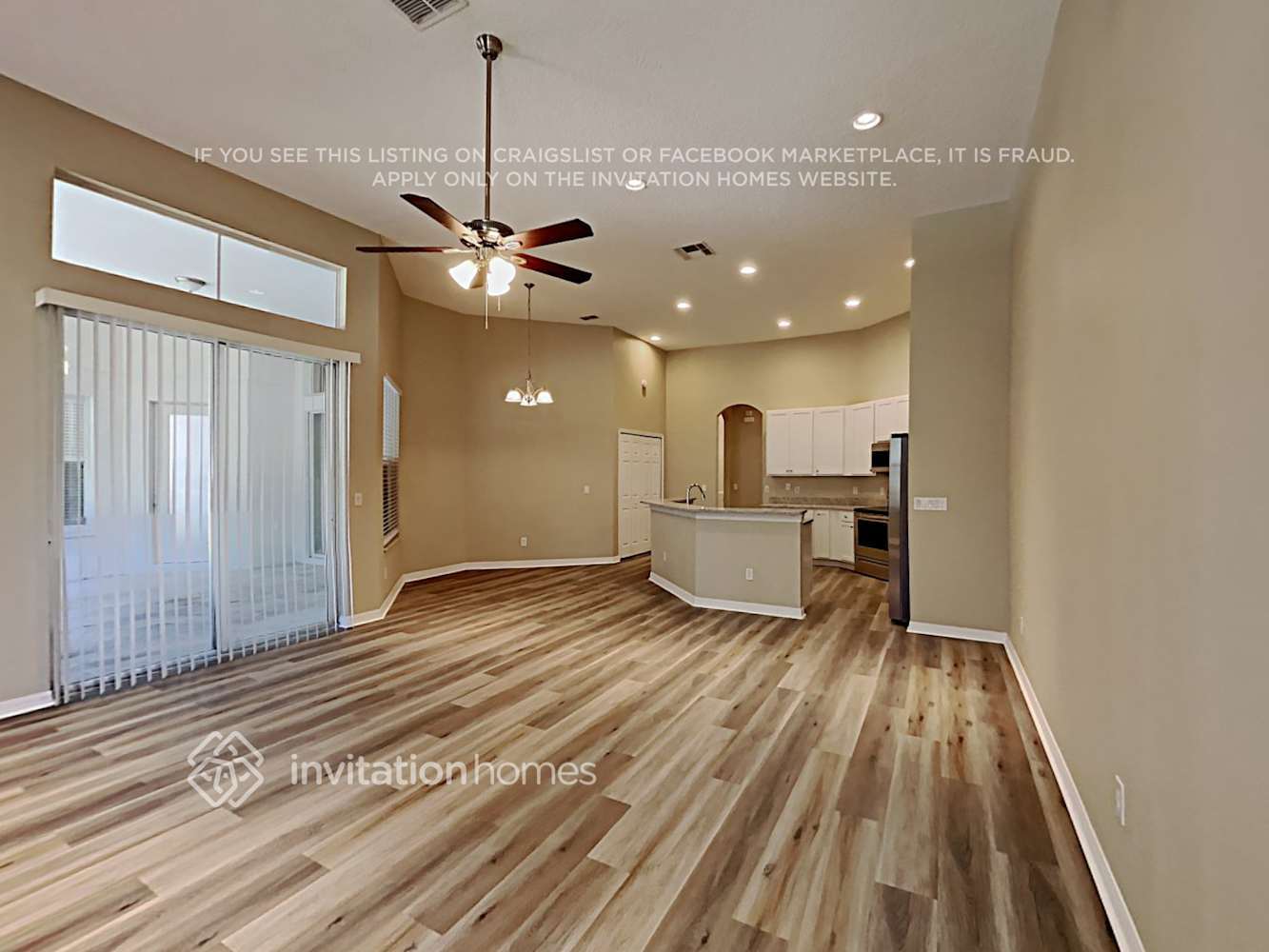 Building Photo - 13407 Paloma Dr