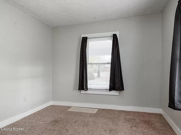 Bedroom - 502 Washburn Ave