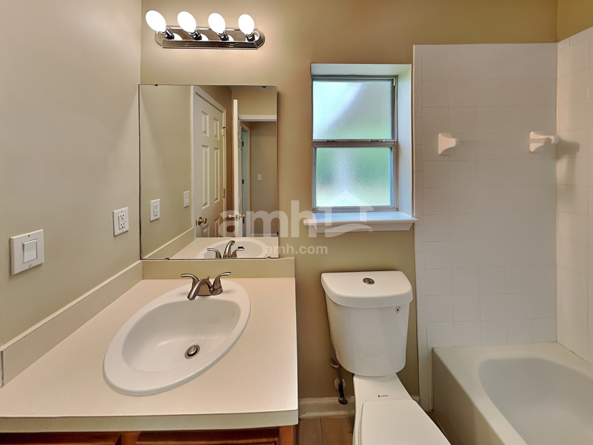 Building Photo - 625 S Tree Garden Dr