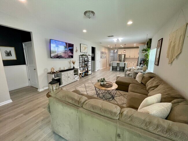 Building Photo - 2090 Hawkeye Pl