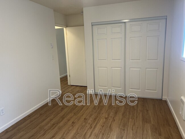 Building Photo - 2629 SE 145th Ave