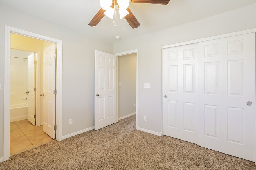 Building Photo - 5973 Alington Bend Dr