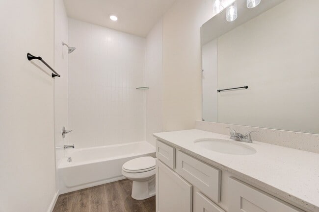 Building Photo - New Construction-Never Lived in Duplex, Pe...