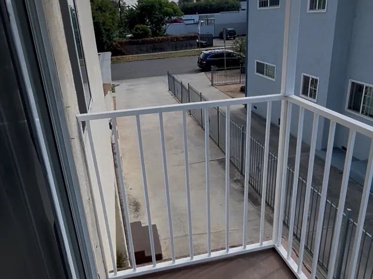 Building Photo - 2227 Clyde Ave