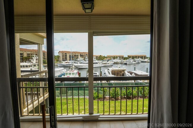 Building Photo - 2601 Marina Isle Way
