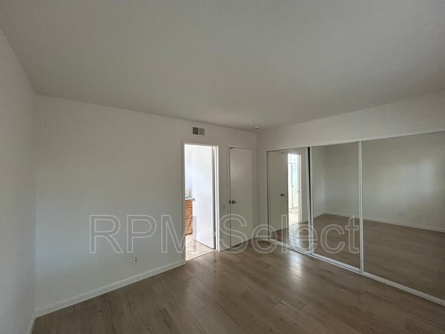 Building Photo - 855 Gaylene Ct