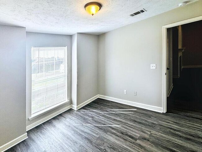 Building Photo - 217 Shadow Creek Dr