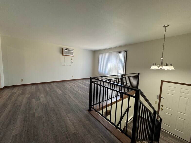 Building Photo - 3017 Pine Lodge Rd