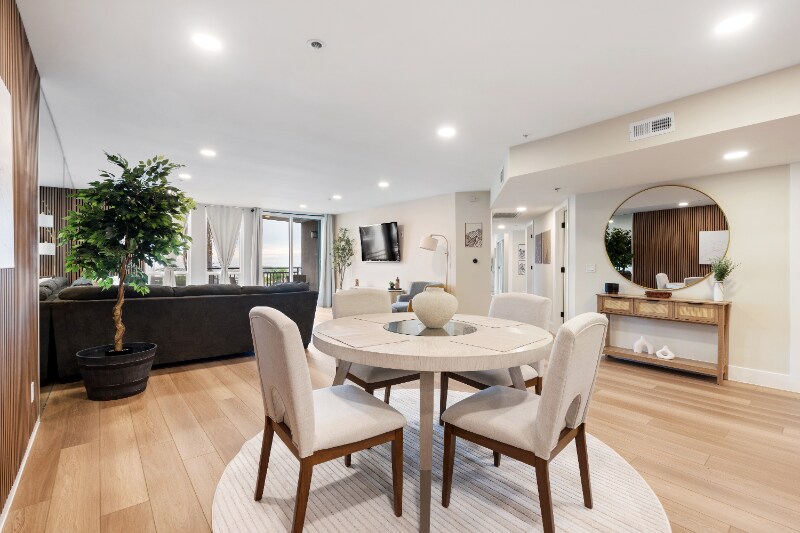 Building Photo - 2414 Front St