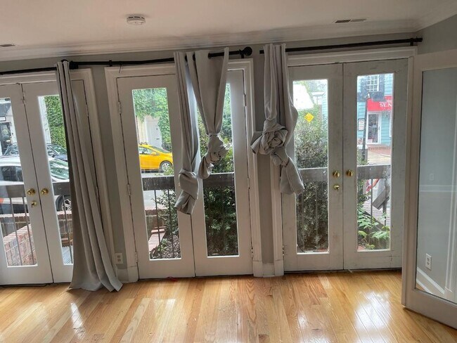 Building Photo - 1214 Potomac St NW