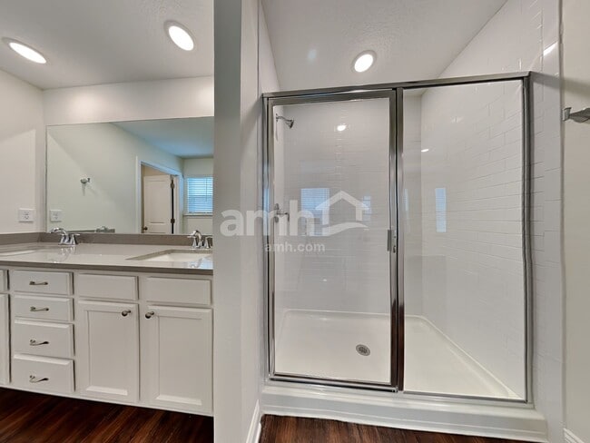 Building Photo - 425 Onate Cir
