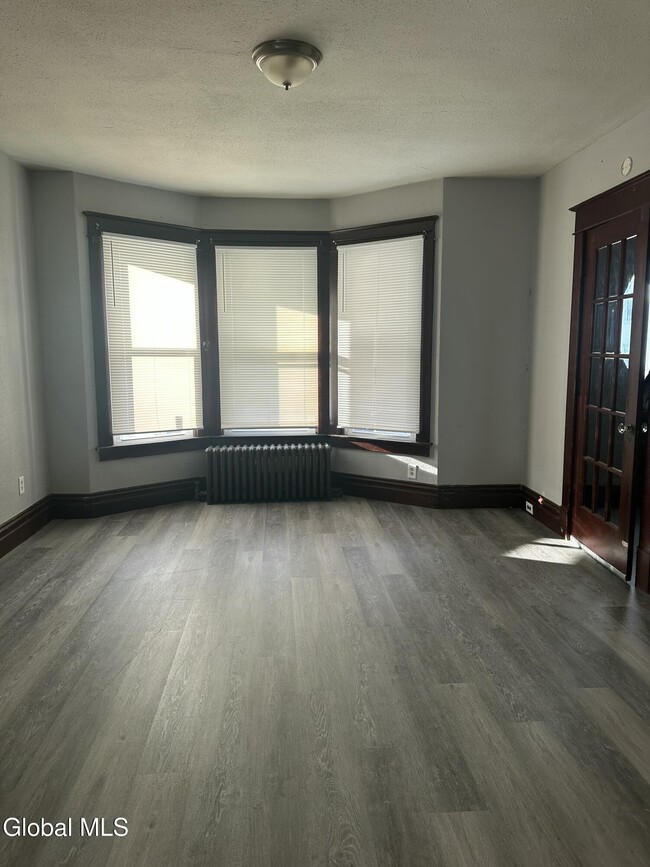 Building Photo - 312 5th Ave