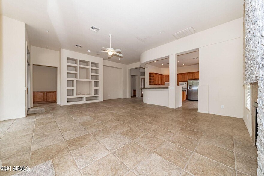 Building Photo - 11473 E Blanche Dr