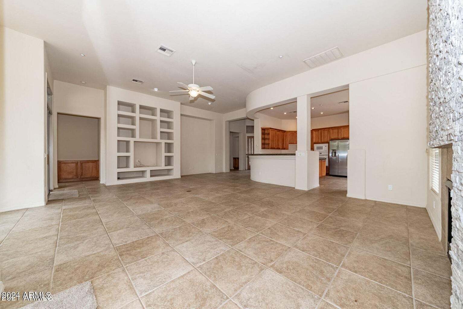 Building Photo - 11473 E Blanche Dr