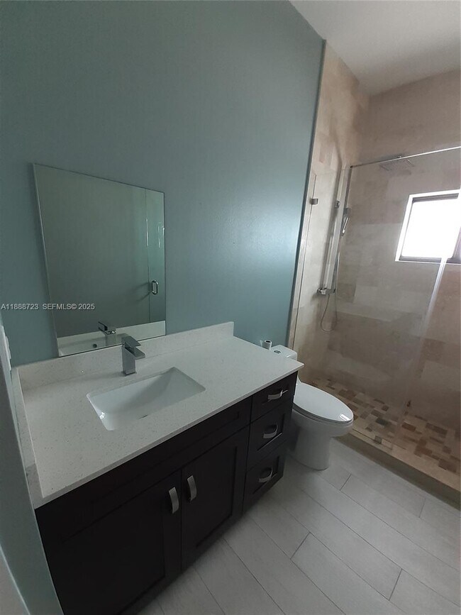 Building Photo - 23 Jenny Ln