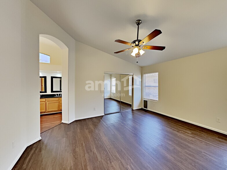 Building Photo - 10262 W Patrick Ln