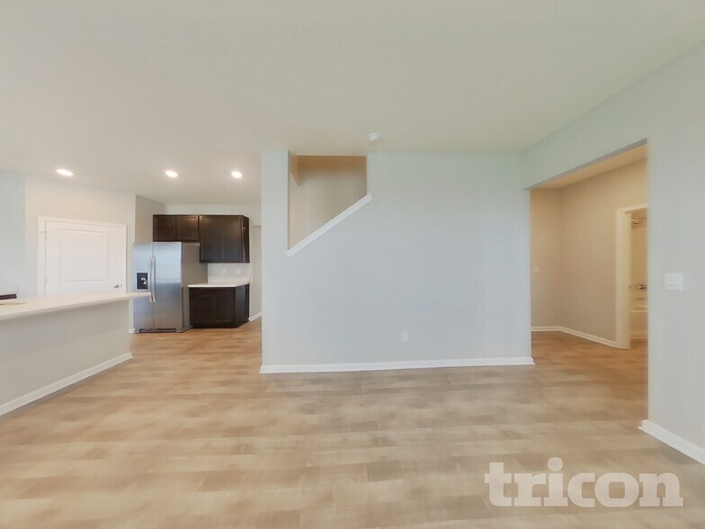 Building Photo - 9137 Hemingway Dr