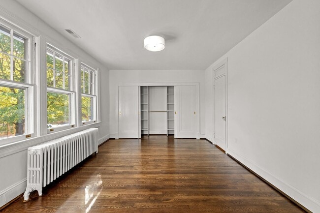 Building Photo - 2814 Bellevue Terrace NW