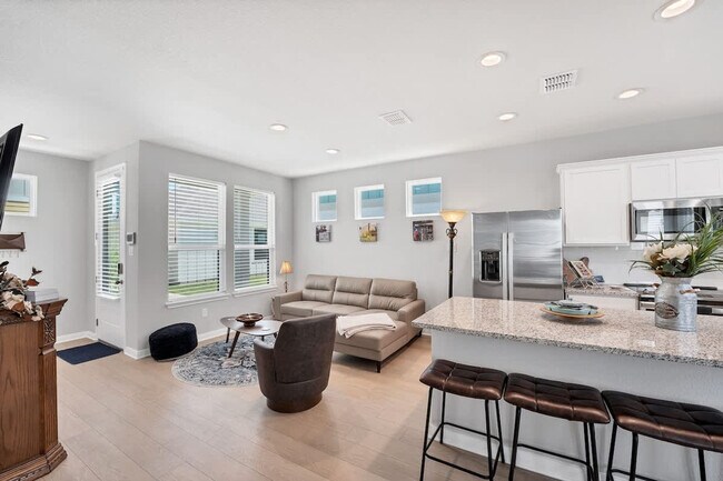 Building Photo - 2147 Hofstaat