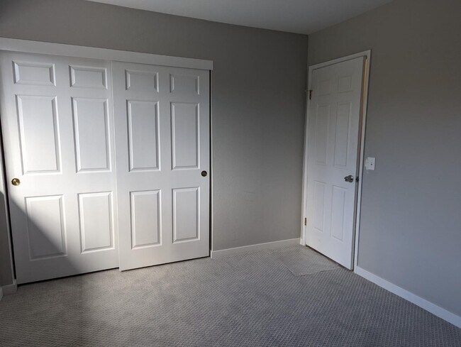 Building Photo - 6525 Idlewild Ct