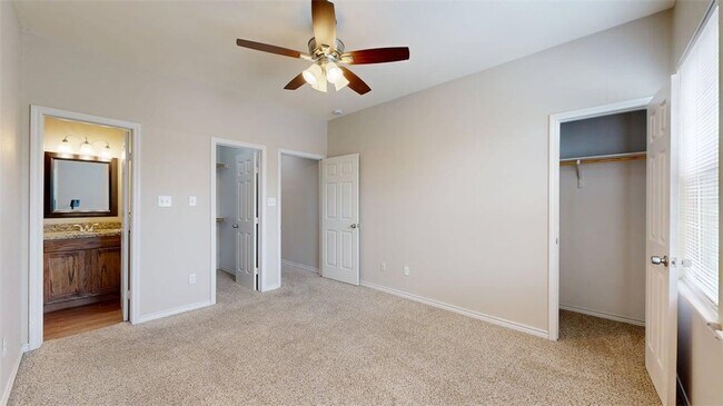 Building Photo - 609 Peyton St