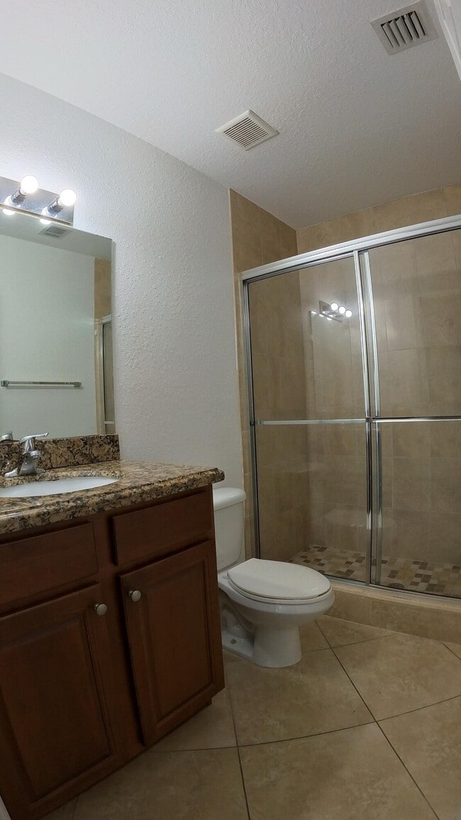 Building Photo - 1000 Palm Trail