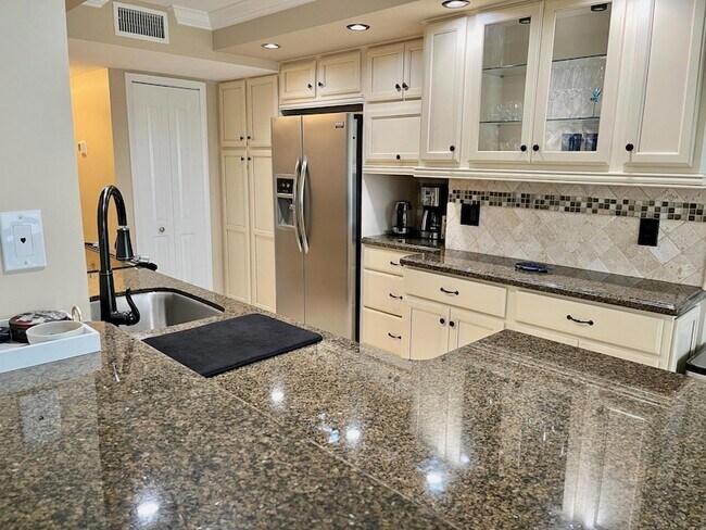 Building Photo - 4200 N Ocean Dr