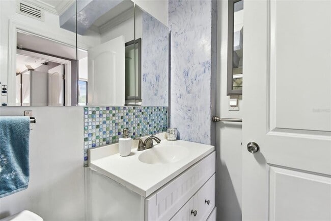 Building Photo - 255 Dolphin Point