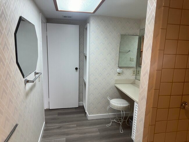 Building Photo - 40461 Bay Hill Way