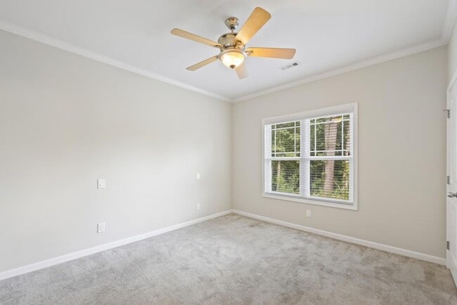 Building Photo - 2455 Pilgrim Rd