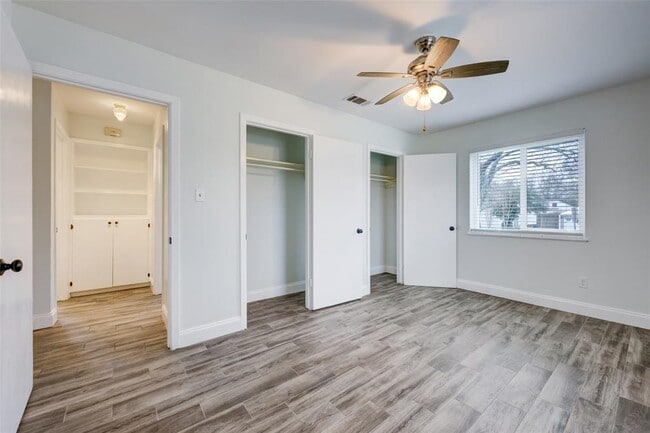 Building Photo - 2701 St Edwards Cir